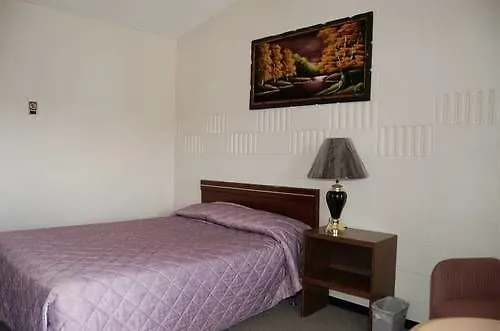 ** Hotel Space Motel Thorold Canada